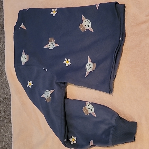 STUNNING CROP MANDALORIAN THE CHILD EMBROIDED CREWNECK - Picture 8 of 8